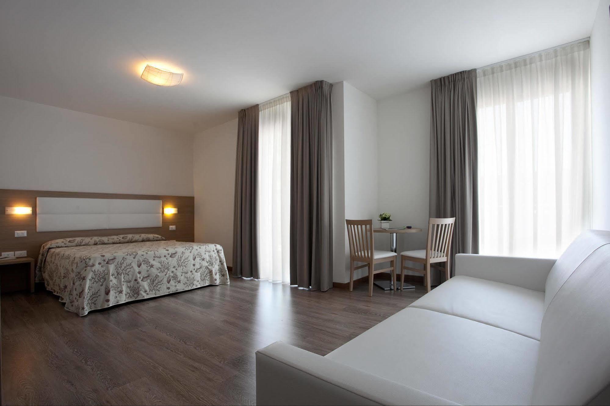 Hotel Columbia & Ninfea Τζεσόλο Λίντο Εξωτερικό φωτογραφία